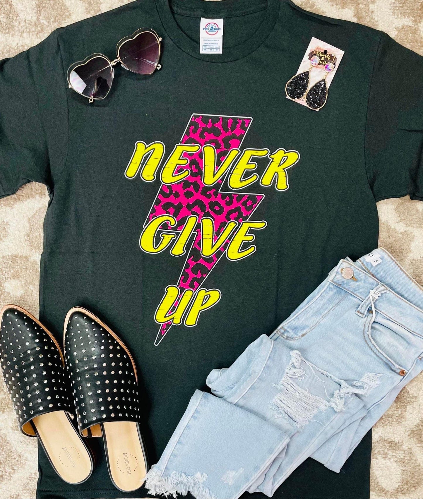 Never Give Up Graphic Tee