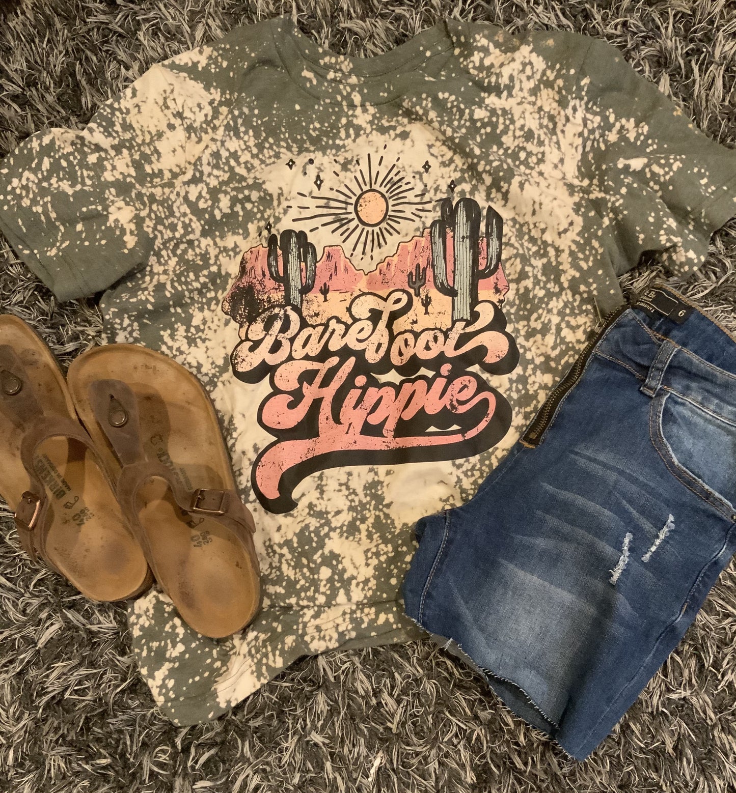 Barefoot Hippy Graphic Tee <Bleached>