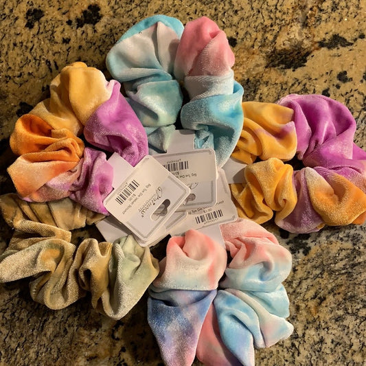 Big Tye Die Velvet Scrunchie